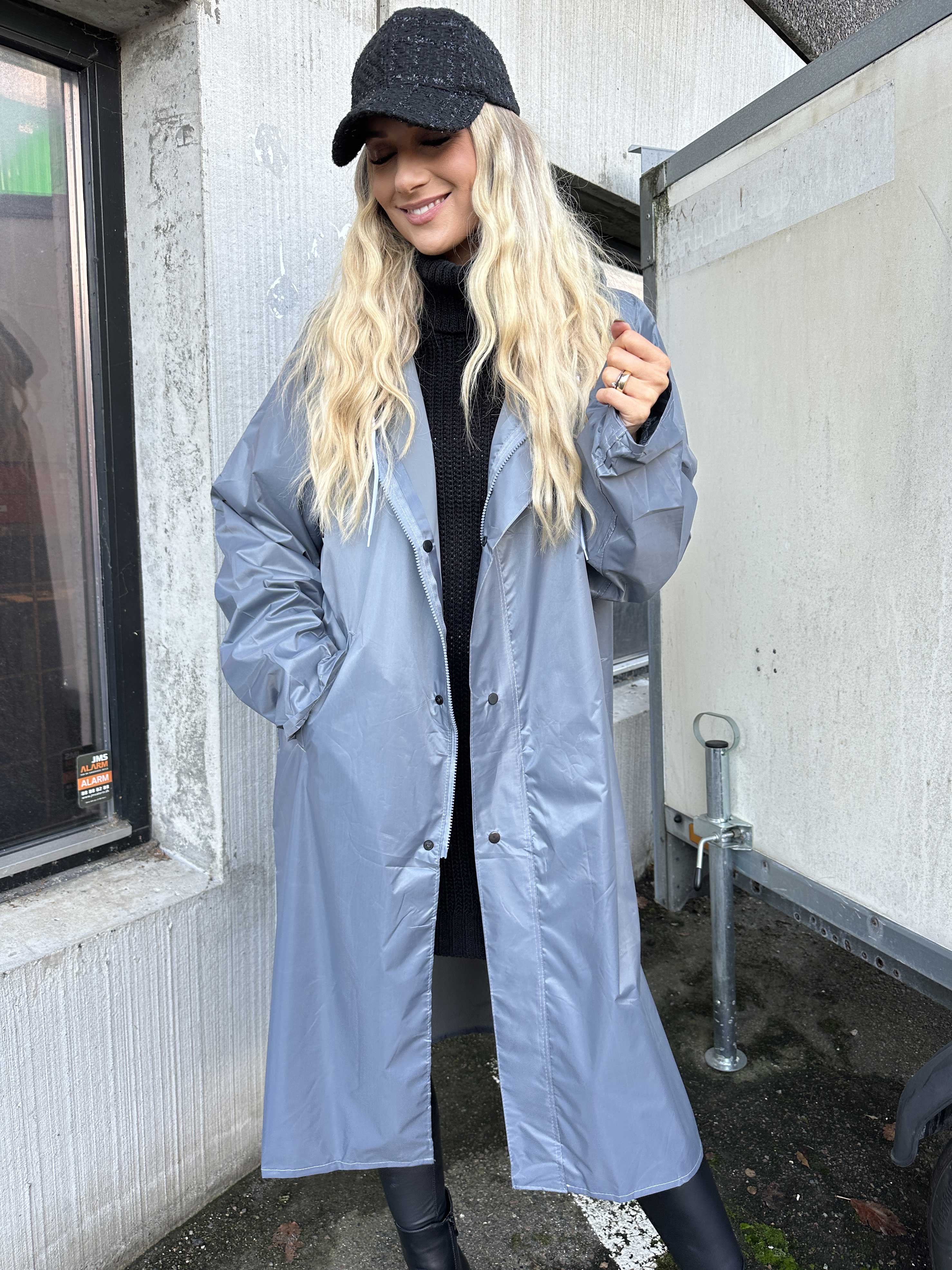 Reina - Regnjakke med hætte